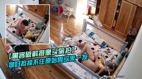 偷窥偷拍老公下班回来看见正在吸奶哺乳的妻子按捺不住原始兽欲来一发吸乳视频